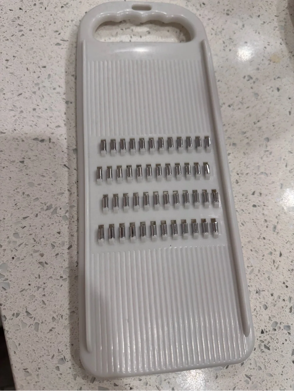 White Handheld Vegetable Spiralizer / Julienne Peeler